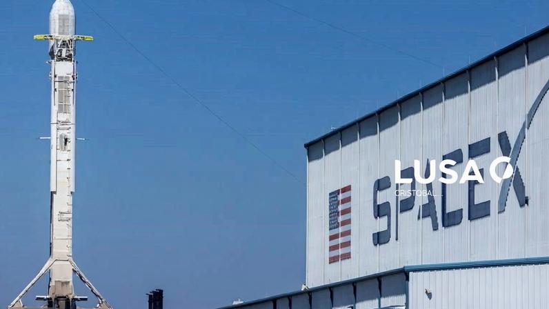 SpaceX apresenta pedido de entrada em bolsa
