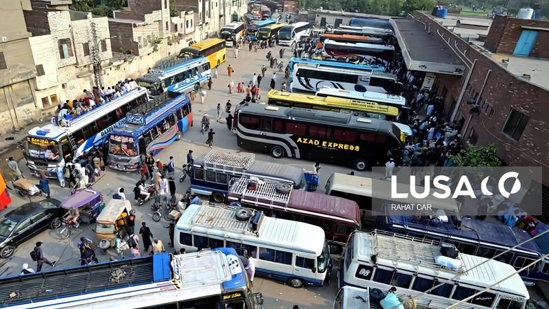 Transportes públicos gratuitos na capital do Paquistão