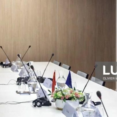 UE e China debatem prioridade de desbloquear Estreito de Ormuz