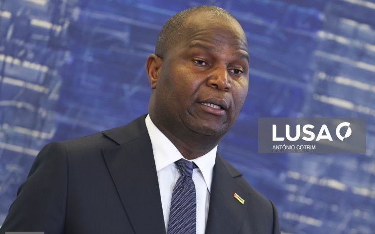 Moçambique quita dívida com FMI, decisão responsável e corajosa, diz PR