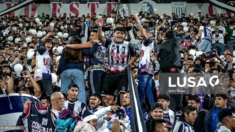 Pelo menos um morto e 47 feridos após incidente com adeptos de futebol no Peru