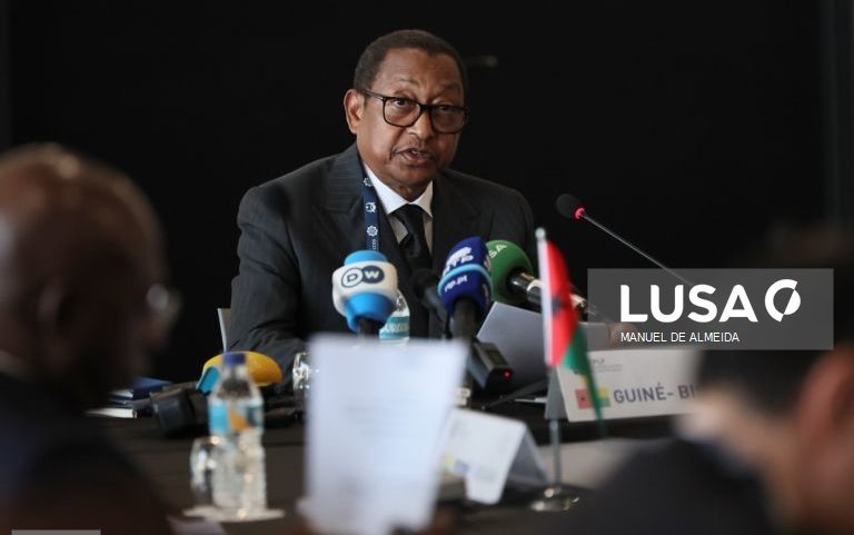 Governo guineense responsabiliza Portugal por retenção de estudantes no aeroporto
