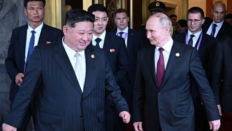 Coreia do Norte e Rússia concluem ligação de ponte em novo gesto de aproximação