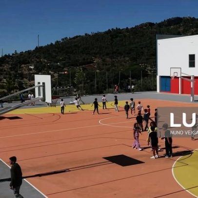 Portugueses com menos amigos são os mais jovens e pobres, revela estudo