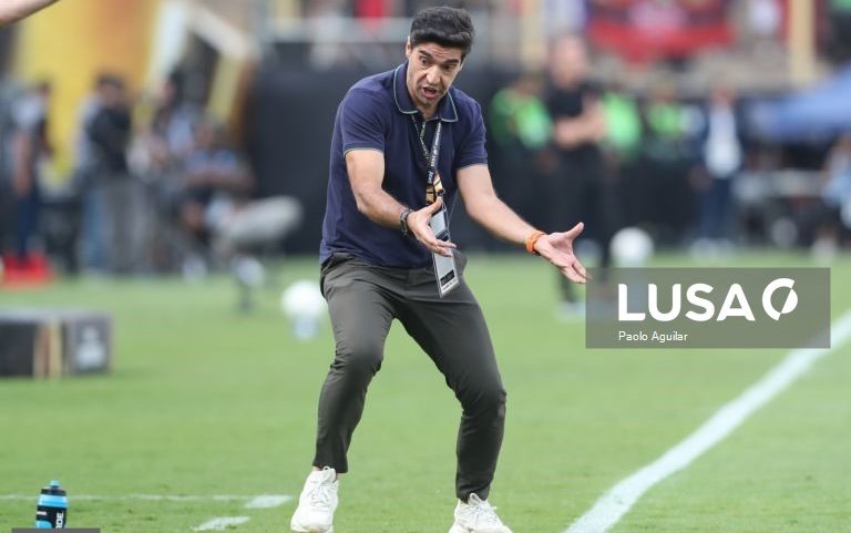 Treinador Abel Ferreira suspenso por oito jogos por desrespeitar árbitros no Brasil