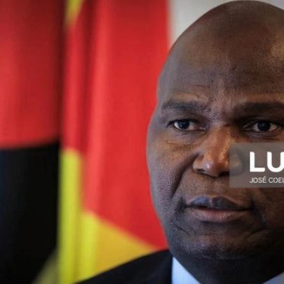 Presidente moçambicano pede revisão das leis de governação provincial