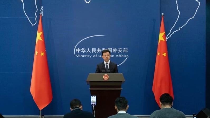 China critica “interceção forçada” de navios pelos EUA e pede respeito pelo cessar-fogo