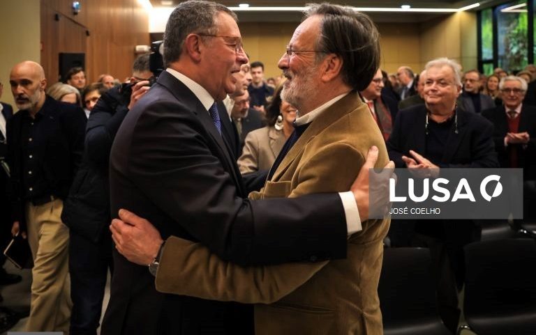 Alberto Martins e Isabel Capeloa Gil entre as escolhas de Seguro para o Conselho de Estado