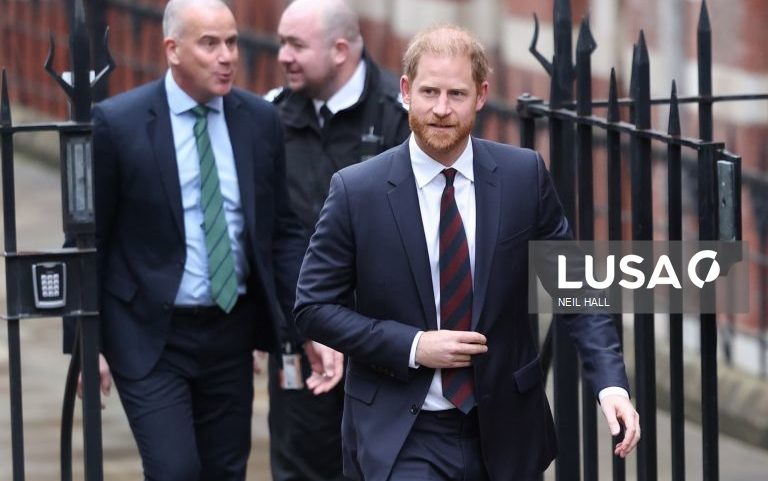 Príncipe Harry processado por instituição de solidariedade africana que fundou