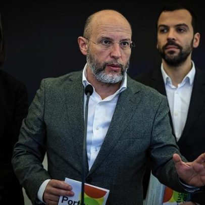 Tavares acusa direita de pressa na entrega da reforma laboral antes do ricochete