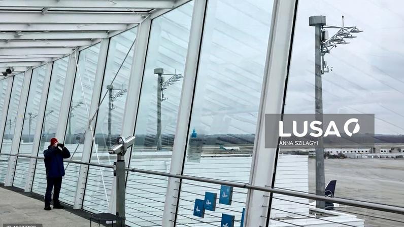 Centenas de voos cancelados na Alemanha devido à greve do pessoal de cabine da Lufthansa