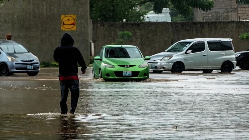 Moçambique precisa de 205 milhões de euros para reconstruir estradas de cheias