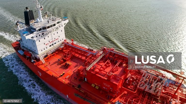 Petroleiro alvo de um ataque perto do Estreito de Ormuz