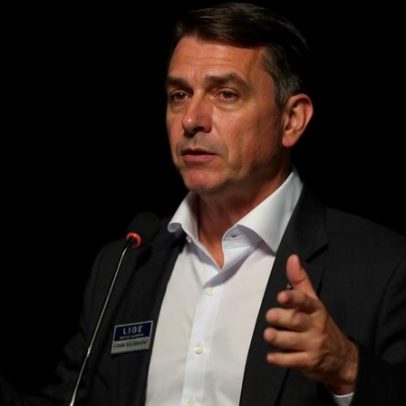 Justiça investiga Flávio Bolsonaro por suposta calúnia contra Lula