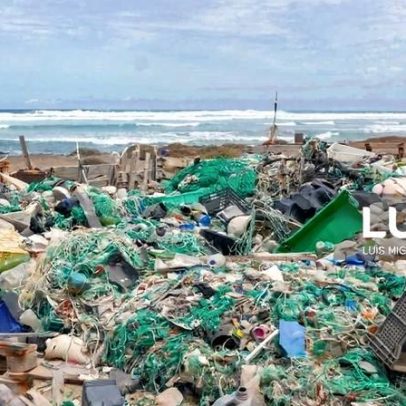 Cabo Verde propõe cooperação com 20 países africanos para combater lixo marinho