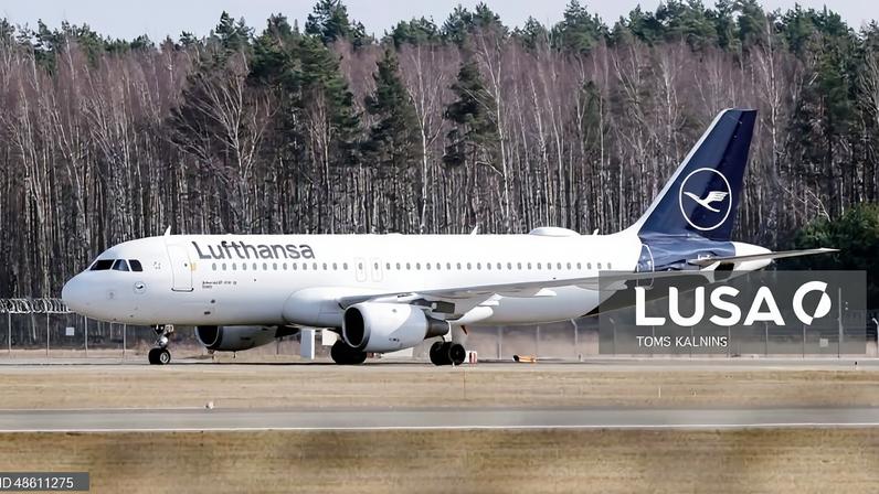 Sindicato alemão convoca tripulação de cabine da Lufthansa para greve sexta-feira