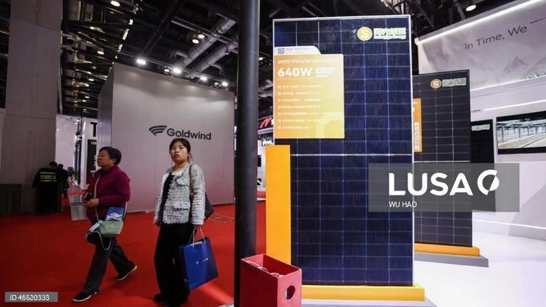 China alerta para conter a concorrência no setor fotovoltaico