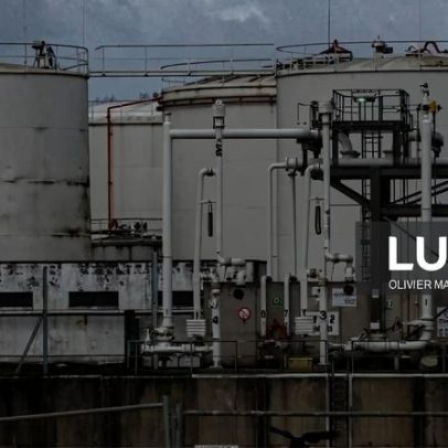 Brent supera 111 dólares com negociações estagnadas e Ormuz bloqueado