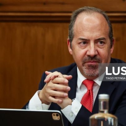 Governador do BdP alerta para risco de estagnação na zona euro