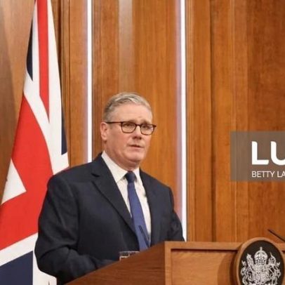 PM britânico diz que permanecer na NATO é do interesse dos EUA
