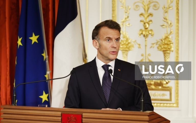 Presidente francês recusa envolver país na guerra contra regime de Teerão