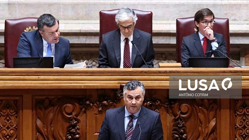 Ministro responde a críticas sobre Saramago dizendo que alternativa “também é militante do PCP”