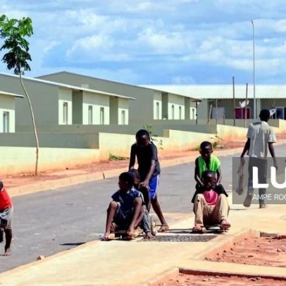 Papa em Angola: bairros Vaticano e Terra Prometida saudam Leão XIV e pedem água e energia