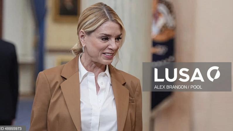 Trump dispensa a procuradora-geral Pam Bondi