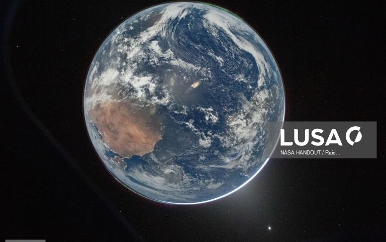 Artemis II atinge marca de distância da Terra e inicia sobrevoo da face oculta