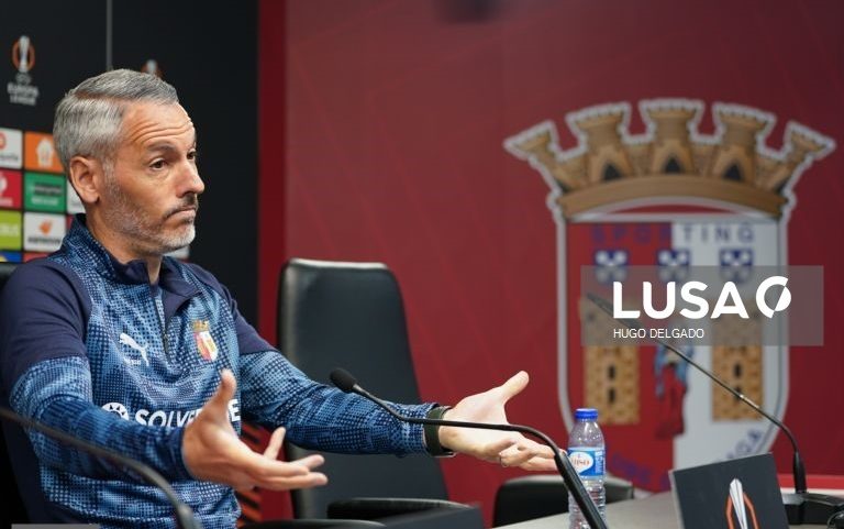 I Liga: Não tenho capacidade para preparar dois jogos ao mesmo tempo - Vicens