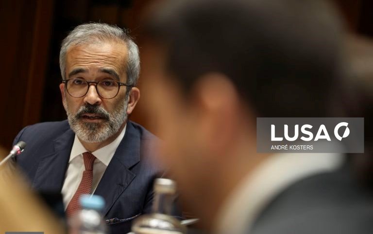 MNE critica visita do líder do PS à Venezuela