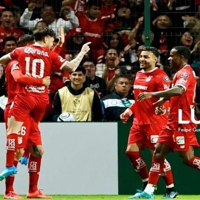 Paulinho, futebolista português, marca três golos na Champions da CONCACAF