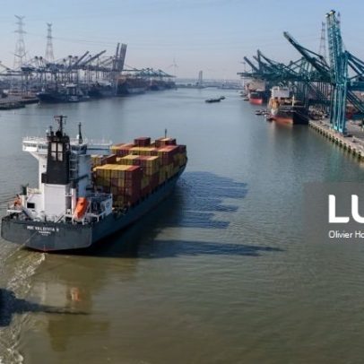 Tráfego no porto de Antuérpia paralisado por derrame de petróleo