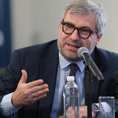 Chefe do órgão eleitoral demite-se após falhas nas presidenciais do Peru