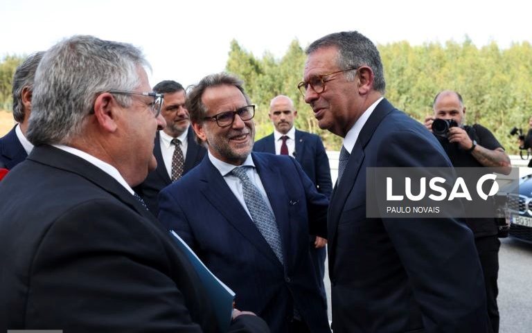 MAI diz que limpeza de caminhos florestais e retirada de material lenhoso é um combate de todos