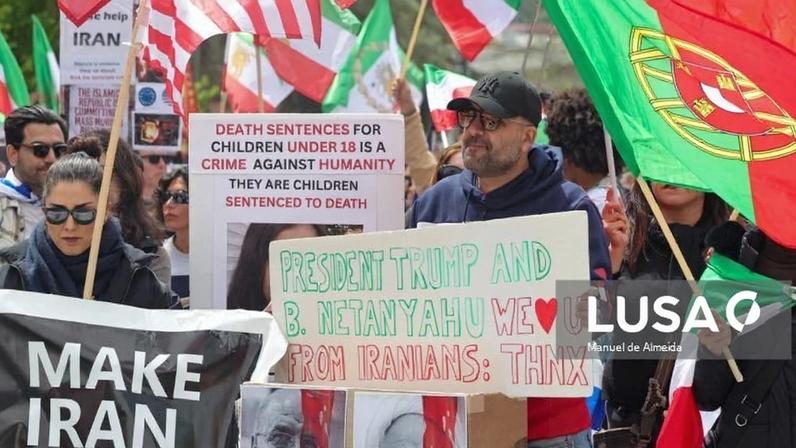 Iranianos em Lisboa pedem reatamento da guerra para efetiva mudança de regime