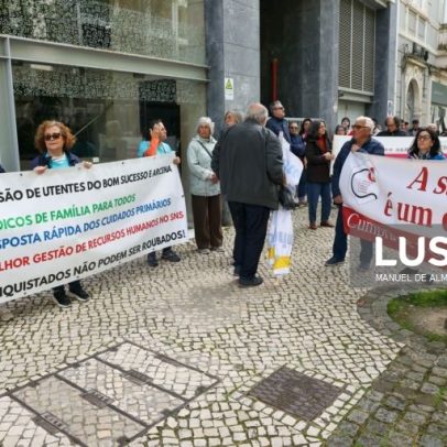 Cerca de 50 manifestam-se pela continuidade das urgências de obstetrícia