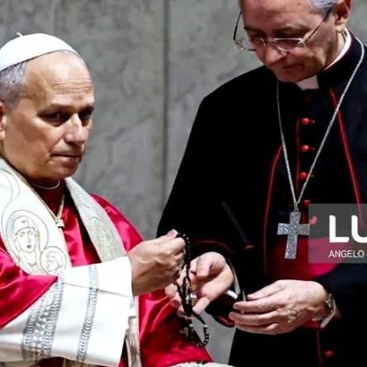 Papa Leão XIV condena quem promove a guerra em oração pela paz no Vaticano