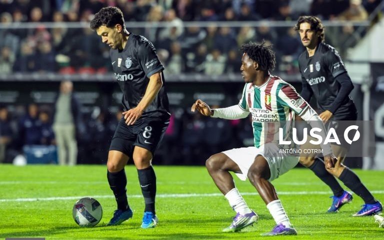 Sporting vence Estrela da Amadora e mantém-se na perseguição ao líder FC Porto