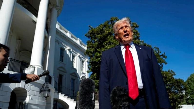 Trump ameaça afundar navios iranianos que ignorem o bloqueio dos EUA em Ormuz