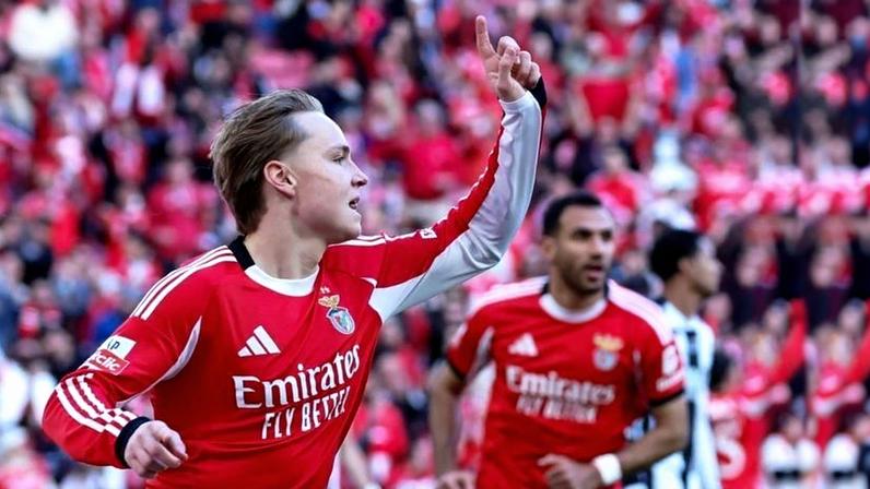 Benfica vence Nacional com golos de Schjelderup e Rafa