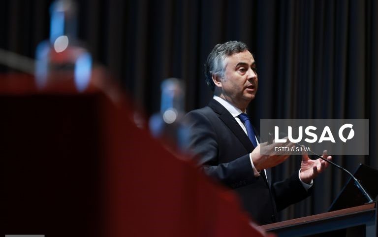 Ministro da Educação admite pressão sobre autarquias nas refeições