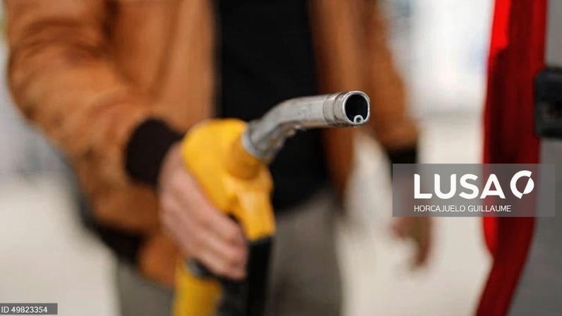 Brent sobe 2,5% para perto de 98 dólares com incerteza nas negociações