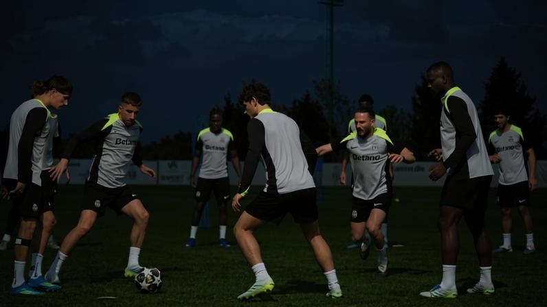 Sporting precisa de vencer em Londres para chegar às meias pela primeira vez