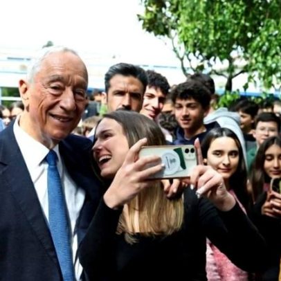 Marcelo é recebido como estrela numa escola de Águeda