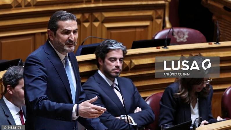 Hugo Soares pede deputados PSD que elegam Tiago Antunes Provedor de Justiça