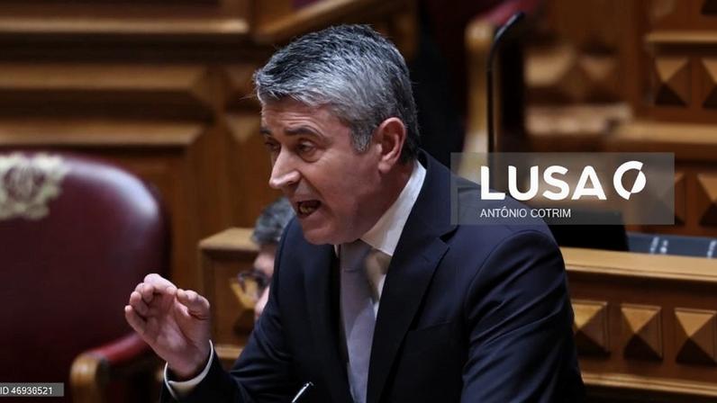 Carneiro diz ser imoral arrecadar receita às custas dos portugueses