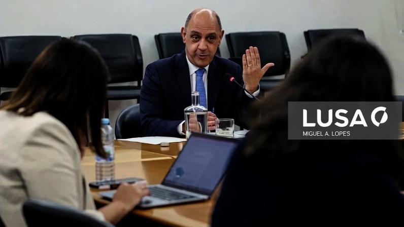 Ex-ministro rejeita que atraso no concurso dos helicópteros do INEM se deveu a razões financeiras