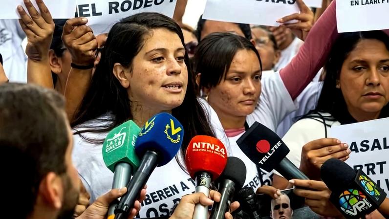 Famílias de presos completam 100 dias de vigílias diante de prisões venezuelanas