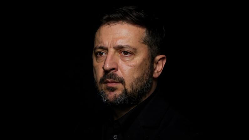 Zelensky celebra empréstimo de 90 mil milhões de euros da UE à Ucrânia